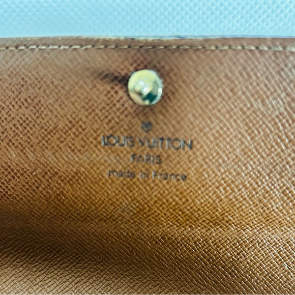 LV Sarah Monogram Wallet in EUC
* Free Shipping * - Picture 3 of 16